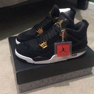 NIB JORDAN 4 RETRO SNEAKERS